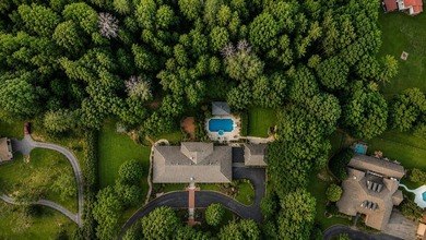 Welcome to 325 Lanham Circle, where timeless Southern elegance - photo 48