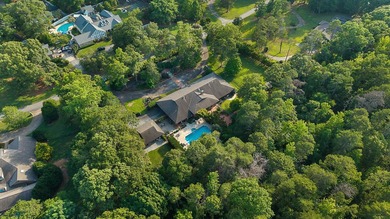 Welcome to 325 Lanham Circle, where timeless Southern elegance - photo 49