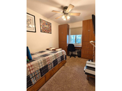 Bright and spacious three-bedroom, two-bathroom first floor unit - photo 8