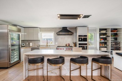 Welcome to a truly exceptional luxury residence, where refined - photo 10
