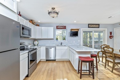 Welcome to this 3-bedroom, 2 bath ranch set on a shy acre (92) - photo 8