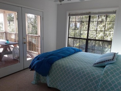 Tucked away on Choctawhatchee Bay, this charming Florida cottage - photo 10
