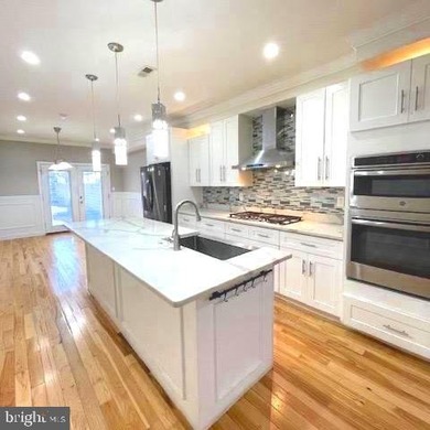 Must-see 3-4 bedroom, 3.5-bath home in lively Pennsport, where - photo 5