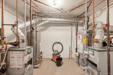 This beautiful, legal 2 Dwelling- property, 24 yrs old, 18.75 x - photo 12