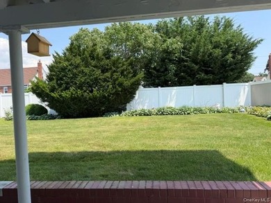 Beautiful, move-in-ready High Ranch featuring 3 bedrooms, a - photo 17