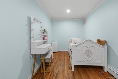This beautiful, legal 2 Dwelling- property, 24 yrs old, 18.75 x - photo 19