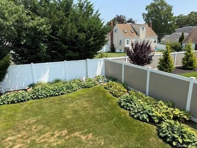 Beautiful, move-in-ready High Ranch featuring 3 bedrooms, a - photo 22