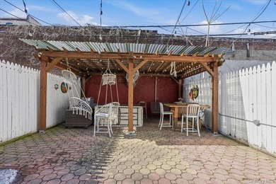 This beautiful, legal 2 Dwelling- property, 24 yrs old, 18.75 x - photo 25
