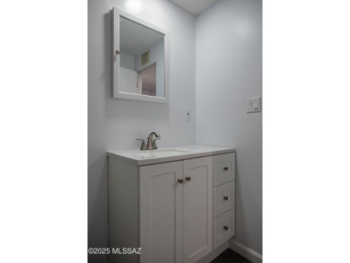 Located at the prominent NW corner of Swan & 29th, this