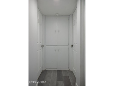 Located at the prominent NW corner of Swan & 29th, this