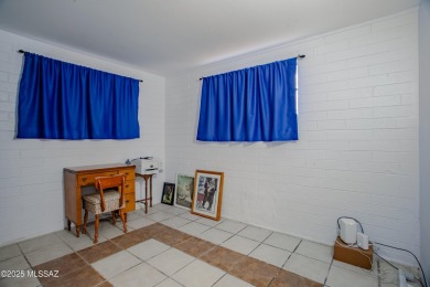 Located at the prominent NW corner of Swan & 29th, this