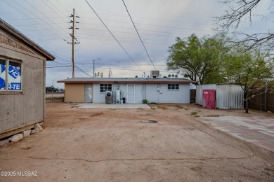 Located at the prominent NW corner of Swan & 29th, this