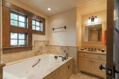 An extraordinary expression of Montana living unfolds here - photo 46