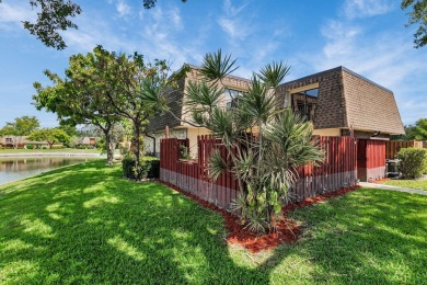 Lake Townhome/Townhouse For Sale in Delray Beach, Florida