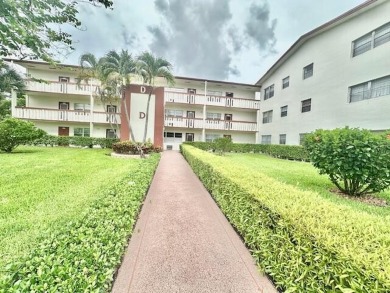 Lake Condo For Sale in Boca Raton, Florida