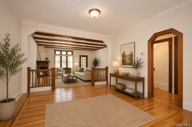 Beautifully maintained attached brick Tudor in a prime Fresh - photo 5