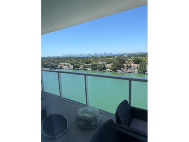 Wake up to breathtaking, unobstructed Intracoastal and Miami