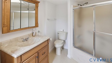 One of the most stunning condos at Hathaway Towers also offers - photo 16