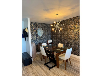 Wake up to breathtaking, unobstructed Intracoastal and Miami