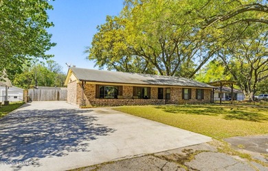 NO HOA community: This single-story home is in a great biking - photo 2