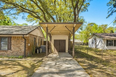 NO HOA community: This single-story home is in a great biking - photo 4