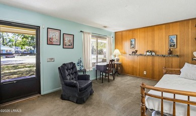 NO HOA community: This single-story home is in a great biking - photo 8