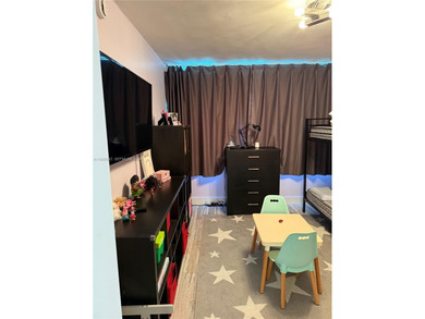 Wake up to breathtaking, unobstructed Intracoastal and Miami