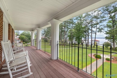 Experience exceptional waterfront living in this full brick - photo 34