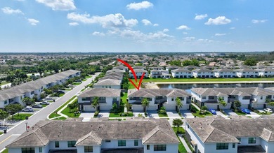 Step into this stunning 3-bedroom, 2.5-bath End-unit townhome - photo 41