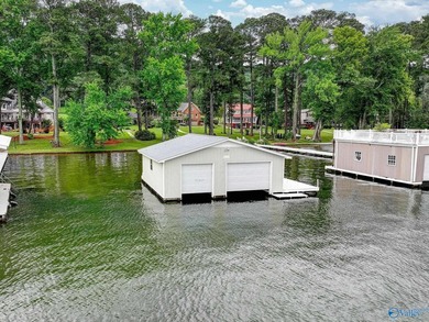 Experience exceptional waterfront living in this full brick - photo 42