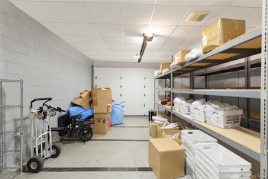 Strong mixed-use investment opportunity in Auburndale, Flushing - photo 7