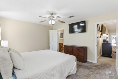 Welcome to this spacious 2-bedroom, 2-bathroom ground-floor - photo 8