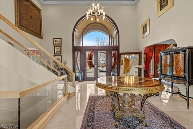 Situated on a beautiful private cul-de-sac in Moreland Hills - photo 9