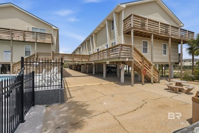 Welcome to paradise! This updated 2 bedroom condo across the - photo 5