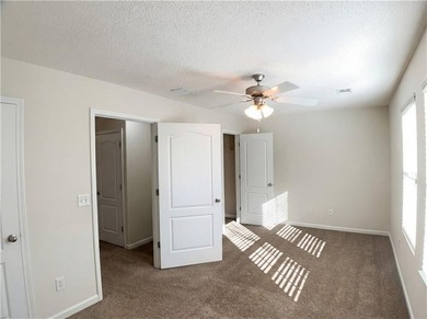 Beautiful and spacious corner unit townhome featuring an open - photo 11