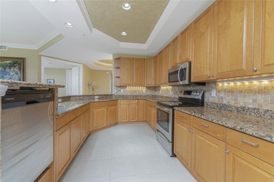 You won't want to miss this gorgeous 3 BR, 2 bath furnished end - photo 11