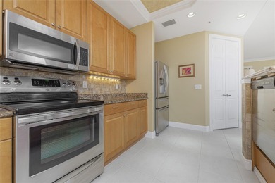 You won't want to miss this gorgeous 3 BR, 2 bath furnished end - photo 14