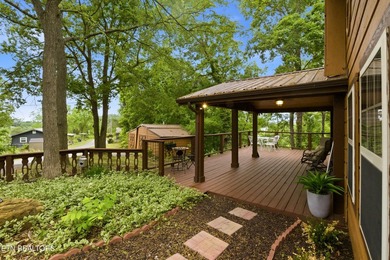 Welcome to 730 Chris Way--a rare, lake retreat FEATURED ON - photo 15