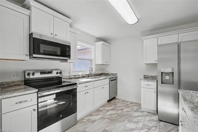 Outstanding, move right in 3 bedrooms, 2 baths rancher! Open - photo 15