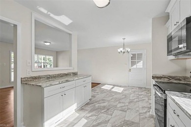 Outstanding, move right in 3 bedrooms, 2 baths rancher! Open - photo 17
