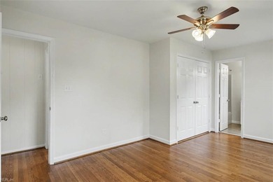 Outstanding, move right in 3 bedrooms, 2 baths rancher! Open - photo 21