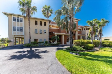 You won't want to miss this gorgeous 3 BR, 2 bath furnished end - photo 43