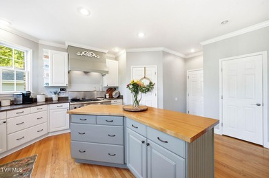 Welcome to 218 Galway Rd in Bristol, TN. Take a look at this big - photo 5