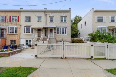 East River - Bronx County  Home Sale Pending in Bronx New York