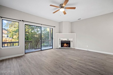 This villa has a bright, refreshed, move-in-ready feel with NEW - photo 2