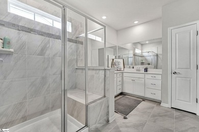 Experience the perfect blend of modern design, thoughtful layout - photo 17