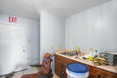 Rare opportunity in Barnwell SC.!!! 2800+ sq ft of office - photo 25