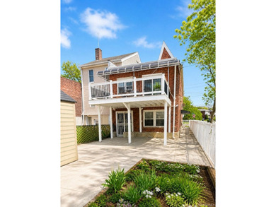 A duplex residence located in the prime center of Flushing. Each - photo 2
