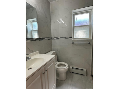 A duplex residence located in the prime center of Flushing. Each - photo 5
