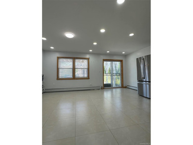 A duplex residence located in the prime center of Flushing. Each - photo 9